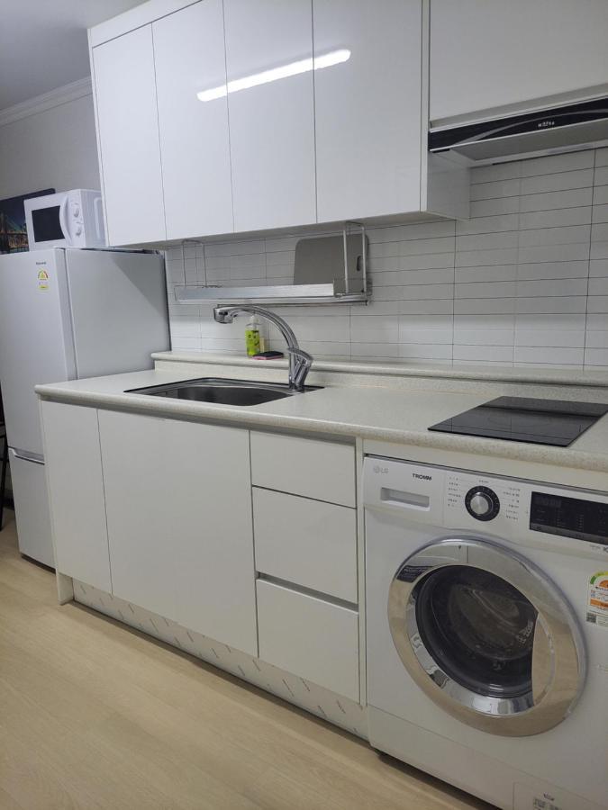 Brand New 2 Bedroom Apartment #6 Сеул Екстер'єр фото
