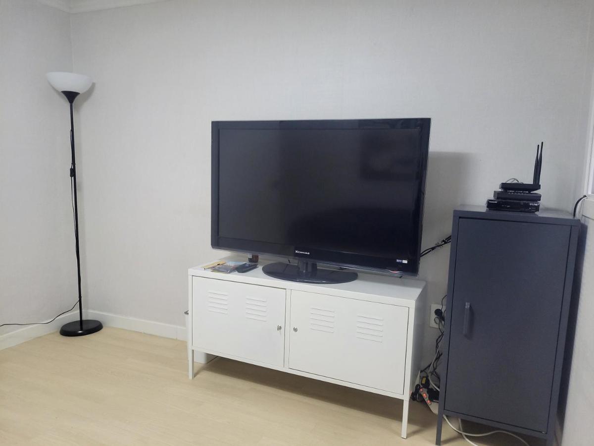 Brand New 2 Bedroom Apartment #6 Сеул Екстер'єр фото