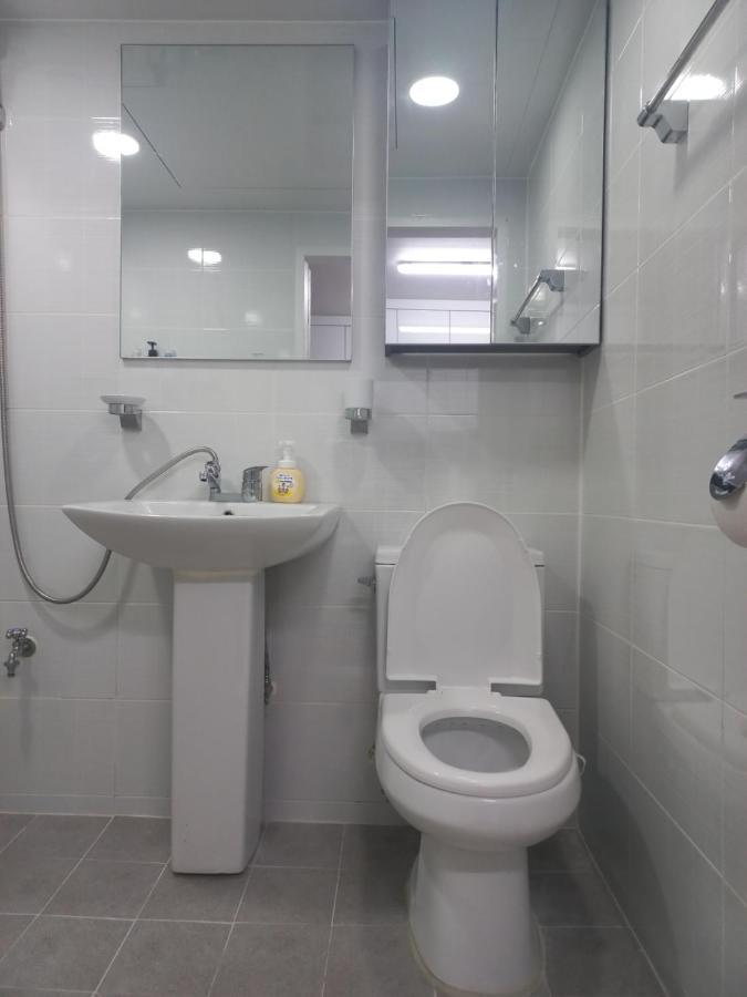 Brand New 2 Bedroom Apartment #6 Сеул Екстер'єр фото