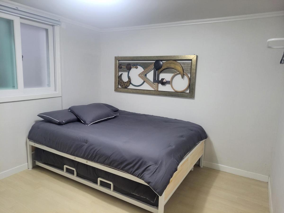 Brand New 2 Bedroom Apartment #6 Сеул Екстер'єр фото