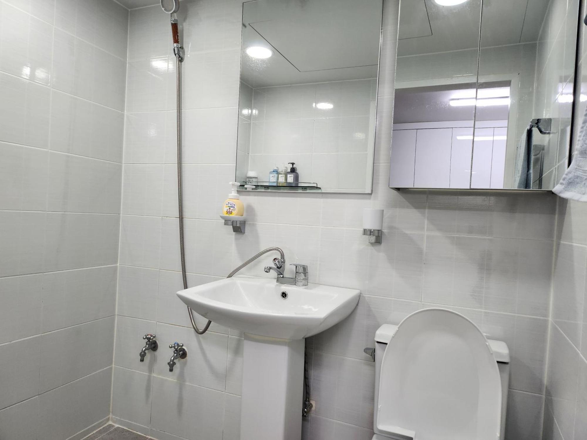 Brand New 2 Bedroom Apartment #6 Сеул Екстер'єр фото